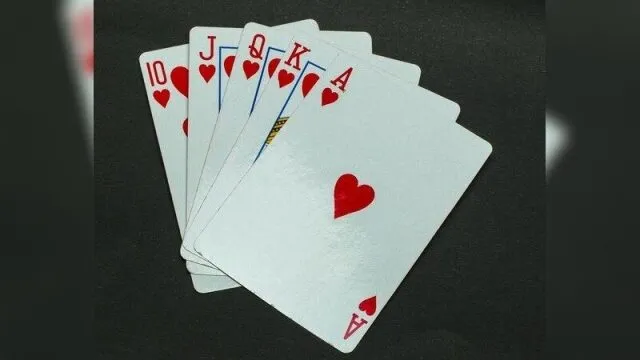 Phỏm và Game bài Liêng điểm yếu nhà cái